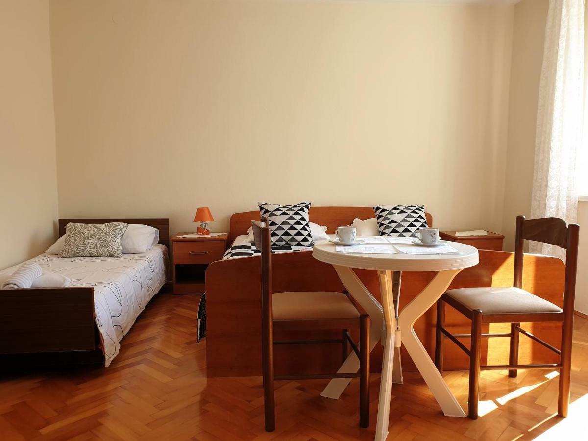 Guest House Miro Novalja Exterior foto